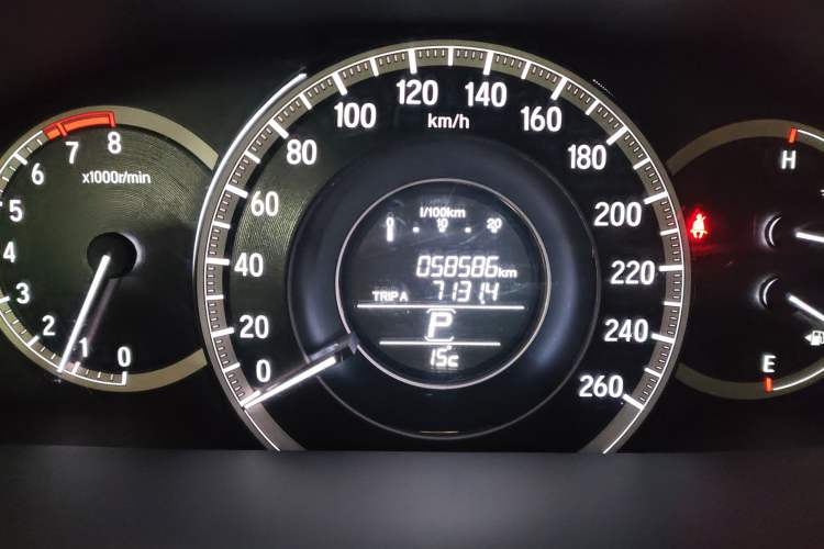 Used Honda Accord 2016 2.0L Elite Edition Odometer Close Up