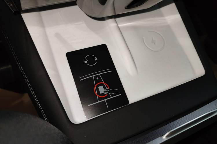 Used Tesla Model 3 2025 Model Revised Rear-Wheel-Drive Version
