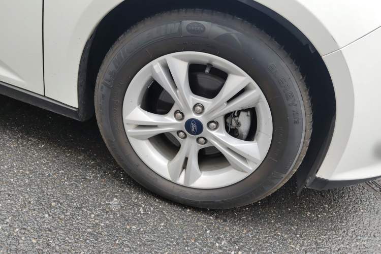 Used Ford Focus 2012 Hatchback 1.6L Automatic Fashion Edition Exterior 1