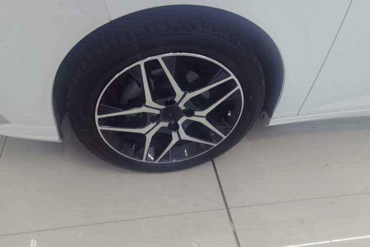Used Dongfeng Aeolus Yixuan 2021 230T Automatic Chasing Shadow Edition