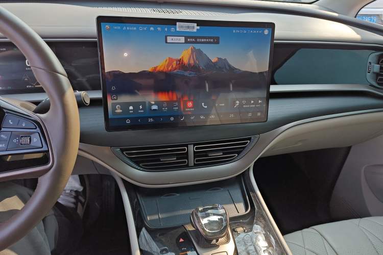 Used Denza D9 2022 DM-i 970 Four-Wheel Drive Prestige Model
