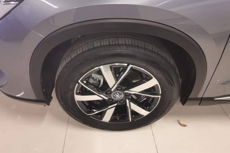 Used BYD Song Pro New Energy 2024 HONOR Edition DM-i 71KM Navigation Model Left Front Wheel Hub