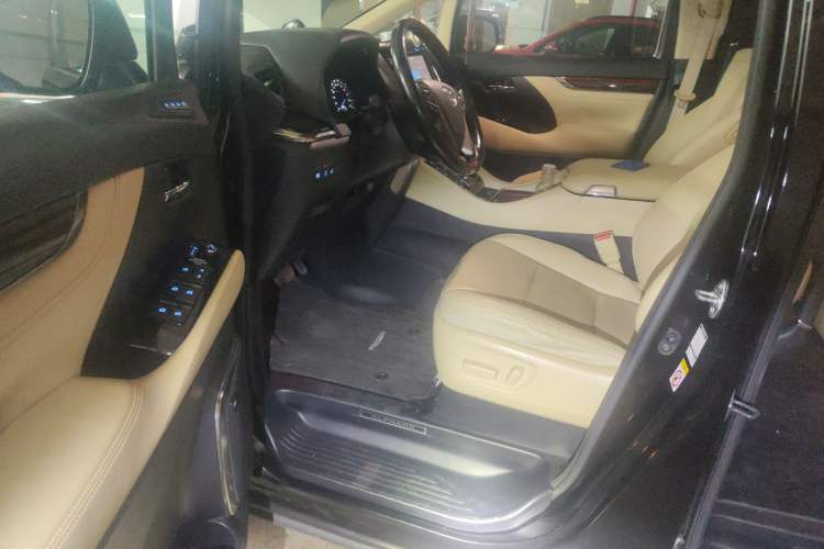 Used Toyota Alphard 2015 3.5L Luxury Edition