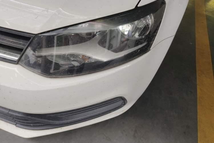 Used Volkswagen Polo 2016 1.4L Manual Fashion Model Left Front Headlight