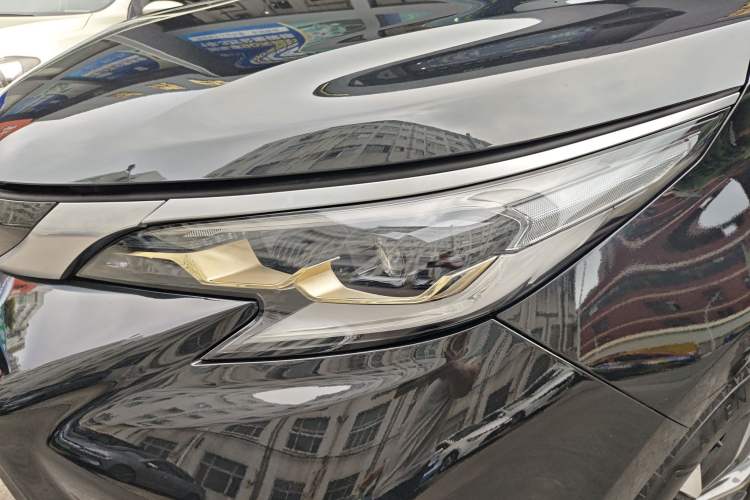 Used Toyota Granvia 2023 2.5L Hybrid Luxury Edition