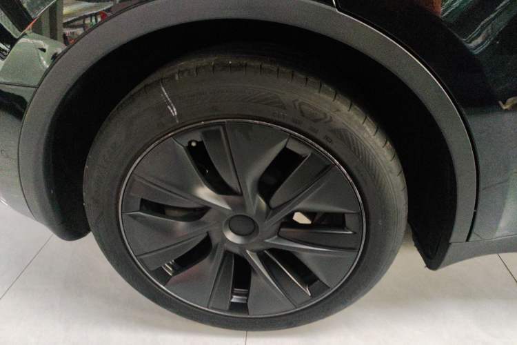 Used Tesla Model Y 2023 Rear-Wheel-Drive Version
