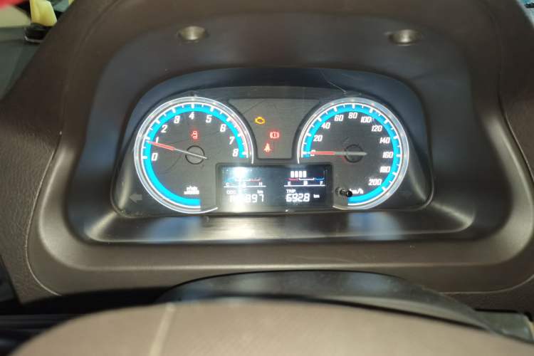 Used Baojun 730 2015 1.8L Manual Luxury Navigation ESP Version 7-seater Instrument Cluster