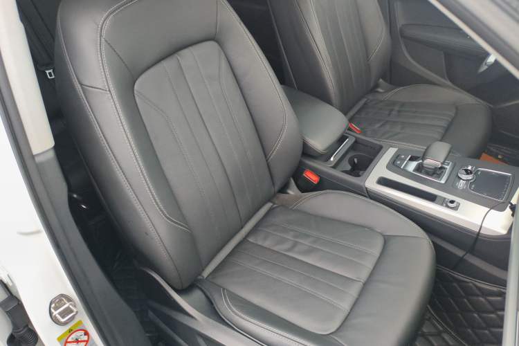 Used Audi Q5L 2020 Updated 40 TFSI Prestige Fashion Edition Right Front Seat