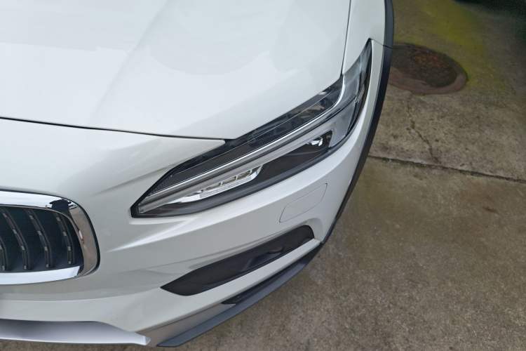 Used Volvo V90 2021 Cross Country B5 AWD Prestige Edition