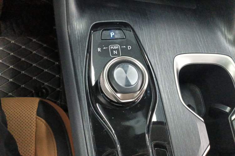 Used Lexus RZ 2023 450e All-Wheel Drive Luxury Edition Gear Lever