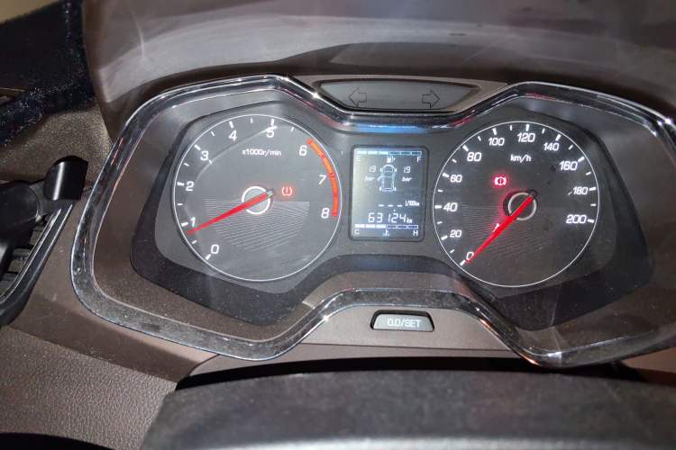 Used Baojun 310W 2017 1.5L Manual Fashion Model China V