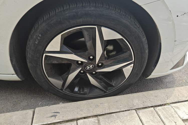 Used Hyundai Elantra 2021 1.5L CVT LUX Prestige Edition