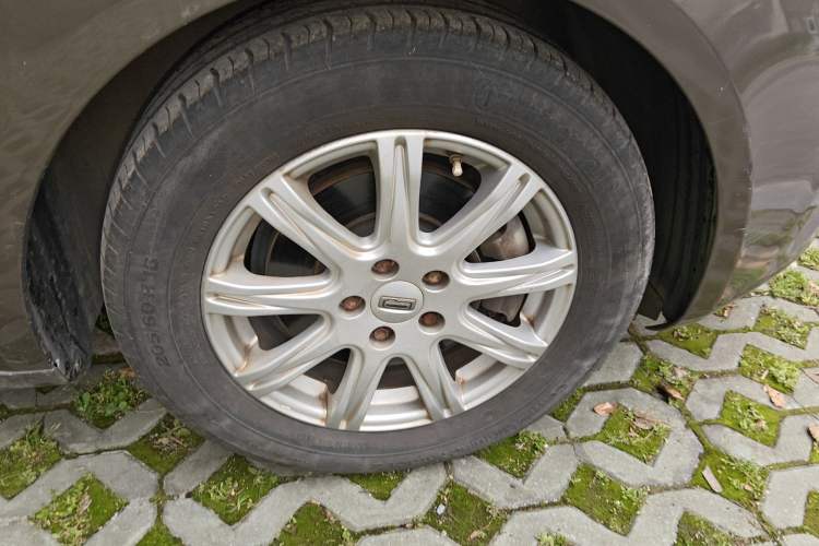 Used Qoros 3 2014 Sedan 1.6L Automatic Zhiyue Model