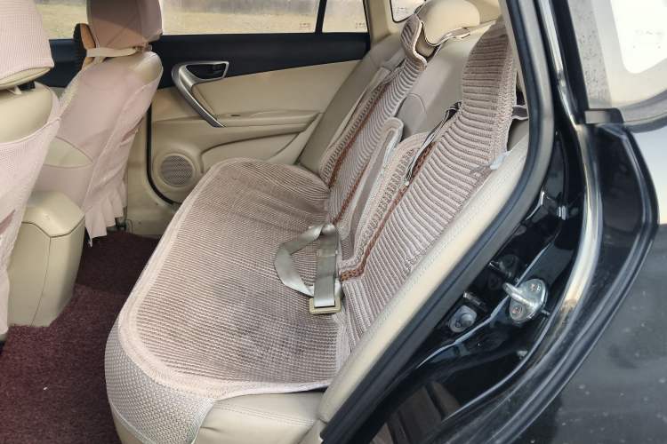 Used Soueast V5 Lingzhi 2012 1.5L Manual Comfort Edition Left Rear Seat