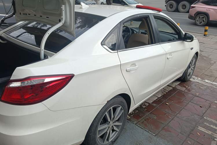 Used CHANGAN Eado 2015 1.6L Manual Luxury Model China V Standard
