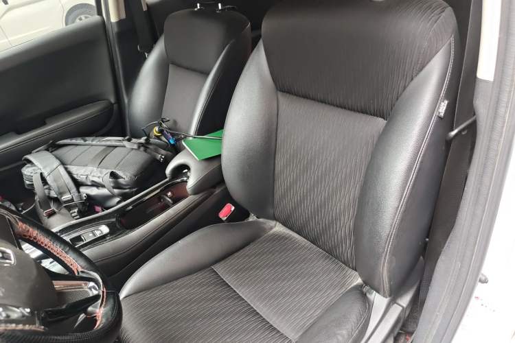 Used Honda Vezel 2020 1.5L CVT Pioneer Edition Left Front Seat