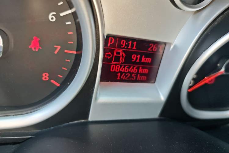 Used Ford Focus 2009 Two-Door 2.0L Automatic Sport Model Odometer Close Up