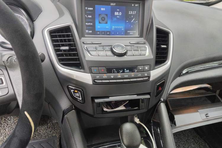 Used Dongfeng Aeolus AX7 2018 Classic 1.6T Automatic Luxury Model
