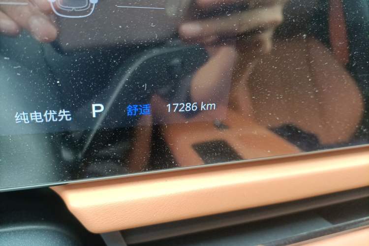 Used VOYAH PASSION 2024 PHEV Four-Wheel Drive Ultra-Long Range Executive Edition Odometer Close Up