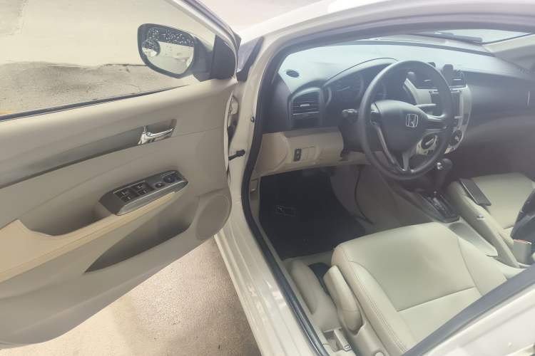 Used Honda City Classic 2012 1.5L Automatic Elite Edition Driver Seat