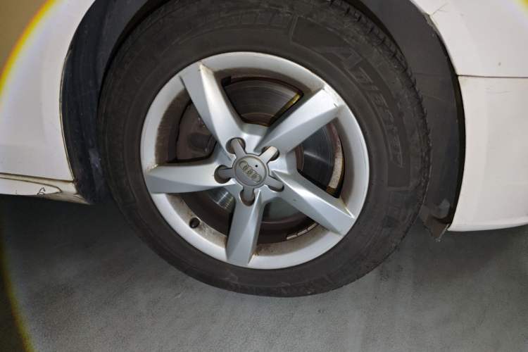 Used Audi A4L 2013 35 TFSI Automatic Standard Model Right Front Wheel Hub