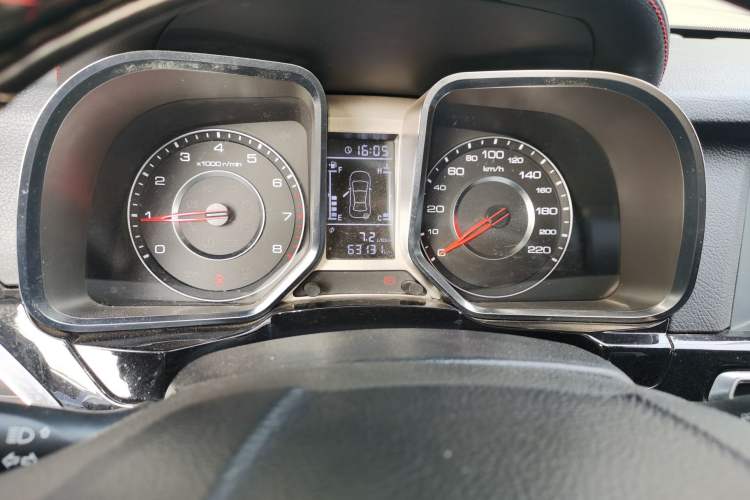 Used Zotye Domy X5 2015 1.5T Manual Luxury Version China IV Standard