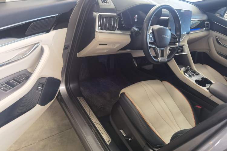 Used BYD Song PLUS New Energy 2024 HONOR Edition DM-i 150km Flagship PLUS
