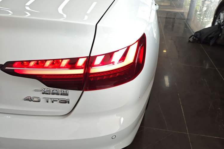 Used Audi A4L 2022 40 TFSI Luxury Dynamic Model Right Rear Taillight