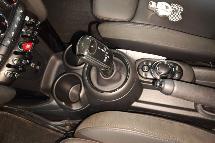 Used MINI 2023 Revised 1.5T COOPER CABRIO Artist
