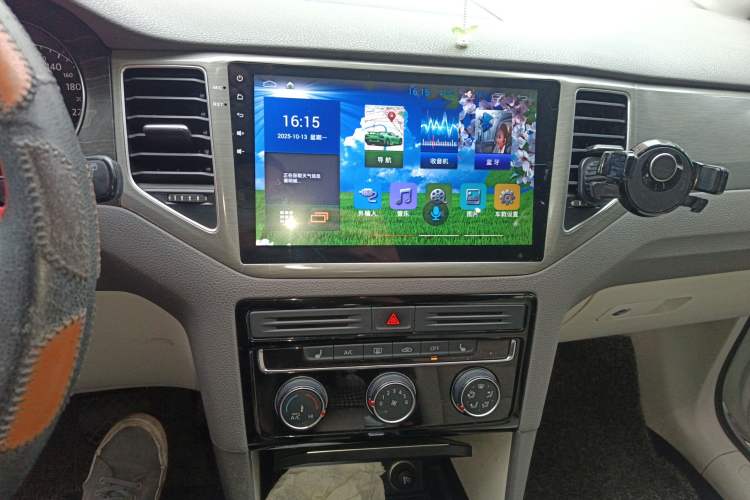 Used Volkswagen Golf Sportsvan 2016 230TSI Automatic Luxury Version
