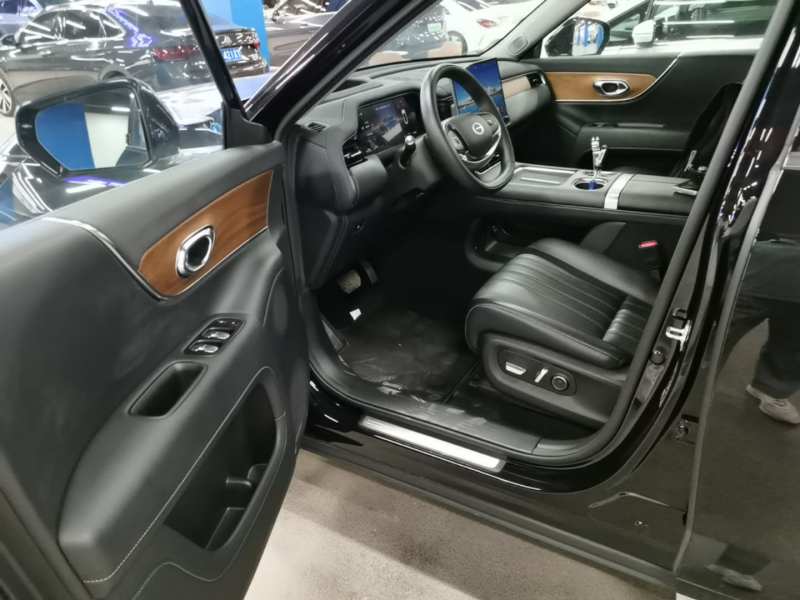 Used GAC Trumpchi S9 2025 Model Qiankun Ultra 6-Seater — 15