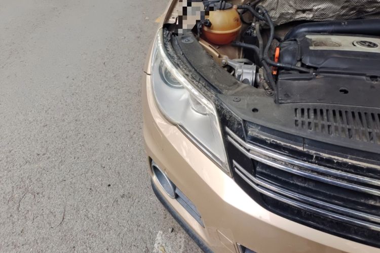 Used Volkswagen Tiguan 2012 2.0 TSI Automatic All-Wheel Drive Flagship Edition Right Front Headlight