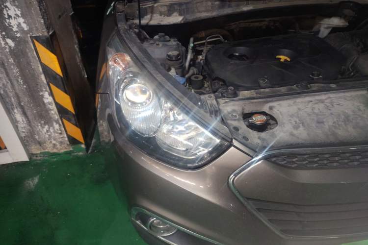 Used Hyundai ix35 2012 2.0L Automatic Two-Wheel Drive New Edition GL Right Front Headlight