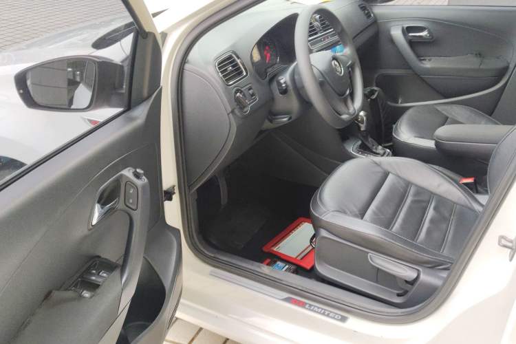 Used Volkswagen Polo 2014 1.6L Automatic Comfort Edition