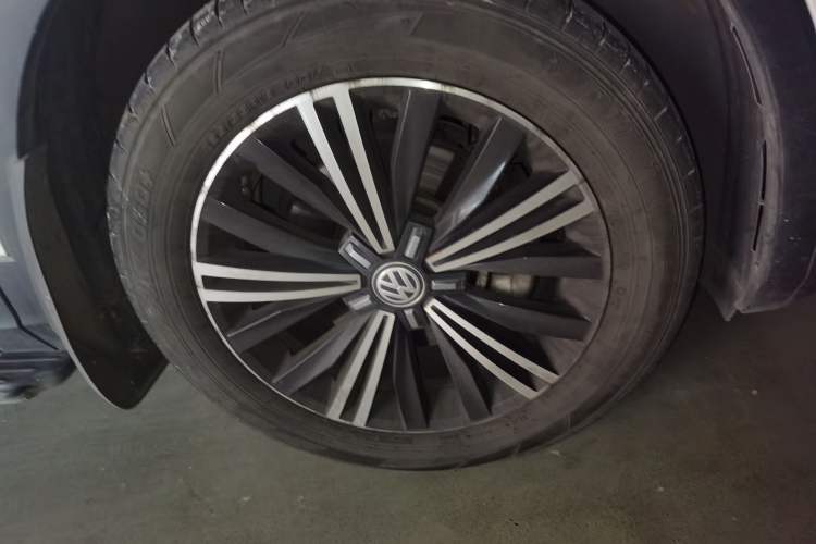 Used Volkswagen Tiguan L 2019 330TSI Automatic Two-Wheel Drive Panoramic Comfort Edition China VI Standard