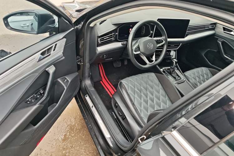 Used Volkswagen Sagitar 2023 300TSI DSG Excellence Edition
