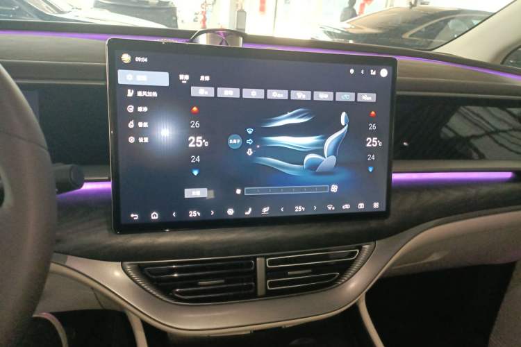 Used Denza D9 2024 DM-i 1050 Luxury Model
