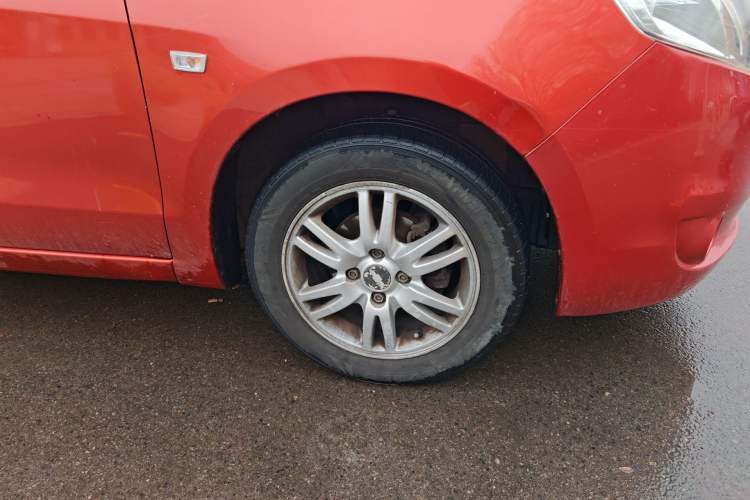 Used Chevrolet Sail 2013 Sedan 1.4L Manual Happiness Edition II Right Front Wheel Hub