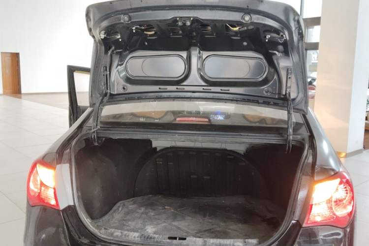 Used Hyundai Celesta 2015 1.6L Manual Comfort Model