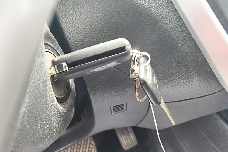 Used Nissan Tiida 2016 1.6L CVT Cool Dynamic Edition
