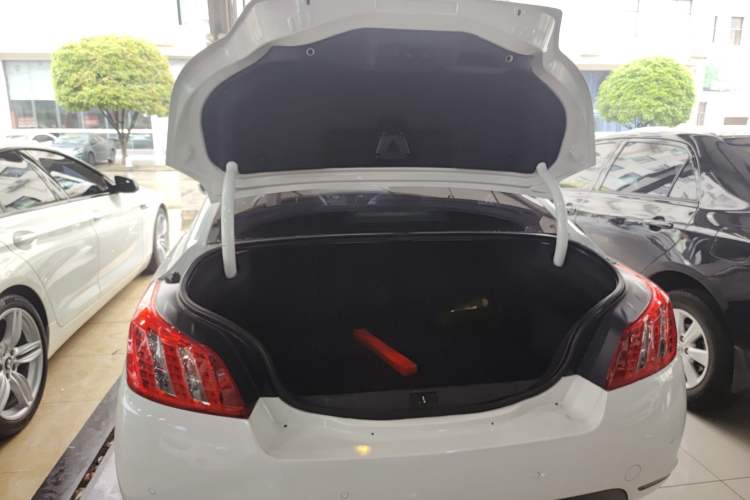 Used Peugeot 508 2013 2.0L 2nd Anniversary Edition Automatic Smart Enjoyment Version
