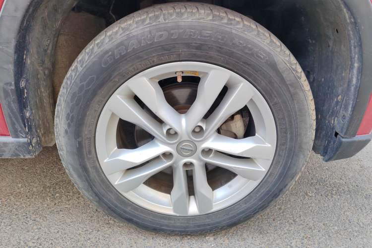 Used Nissan X-Trail 2012 2.5L CVT Luxury Edition 4WD Right Front Wheel Hub