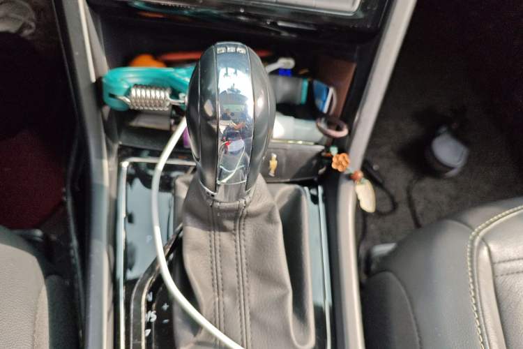 Used Volkswagen Touran 2016 Volkswagen Touran L 280TSI DSG Comfort Edition Gear Lever