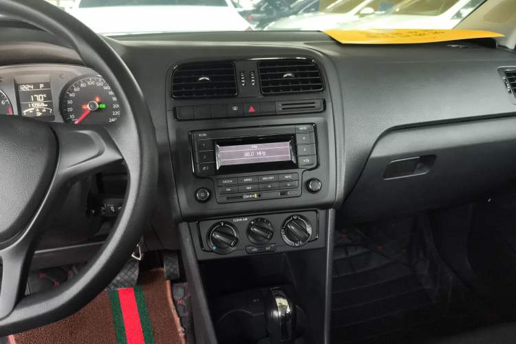 Used Volkswagen Polo 2016 1.4L Automatic Trendy Model Audio And AC Panel