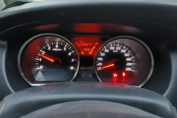 Used Nissan Livina 2013 Jingrui 1.6XL Manual Comfort Edition
