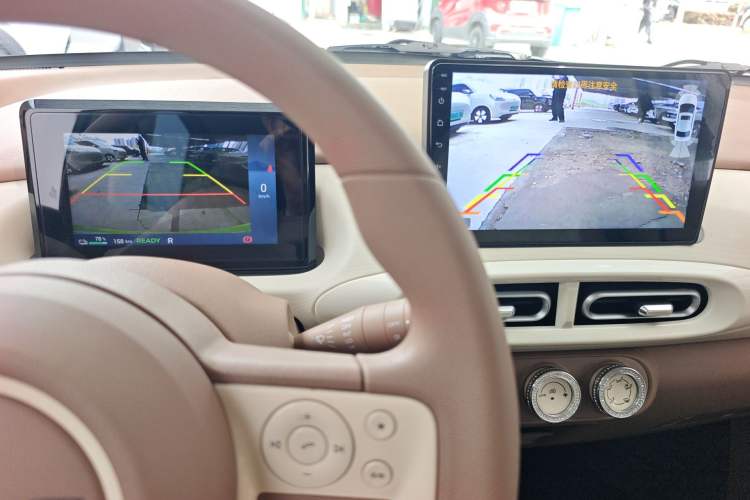 Used Wuling Hongguang MINIEV 2025 Four-Door Version Advanced Edition Audio And AC Panel