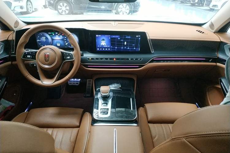 Used Hongqi H9 2024 2.0T Qixiang Luxury Business Edition Center Console