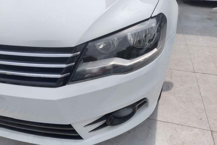 Used Volkswagen Bora 2015 Value Edition 1.6L Manual Fashionable Style
