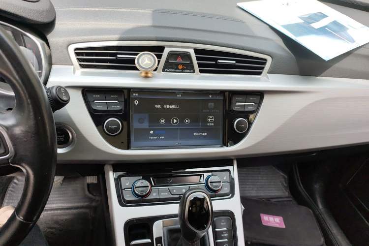 Used Geely Auto Emgrand X7 Sport 2016 1.8TD Automatic ZhiZun Version Audio And AC Panel