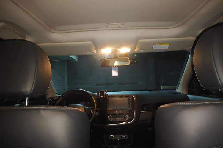 Used Mitsubishi Outlander 2021 Revised Version 2.0L Two-Wheel Drive Enjoyment Edition 5 Seats
